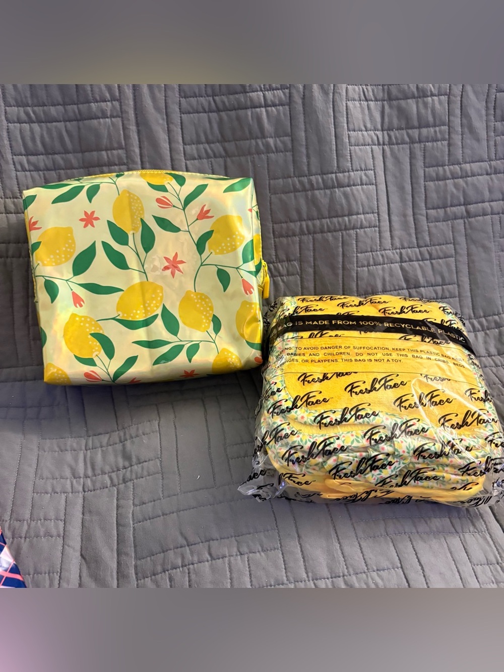Fresh Face by Campanelli Makeup Remover Towels and Makeup Case Lemons New